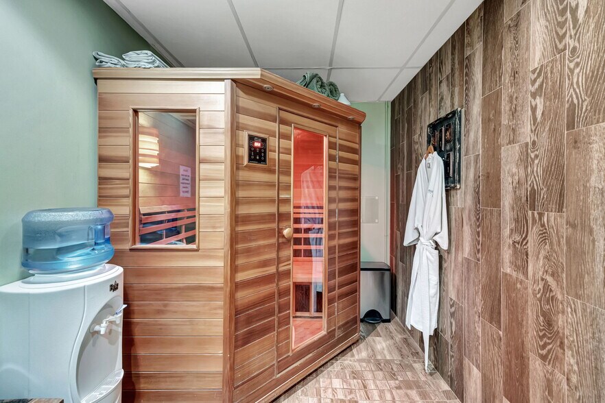 More Photos Of 3045 N Federal Hwy, Fort Lauderdale Storefront Retail Office For Lease