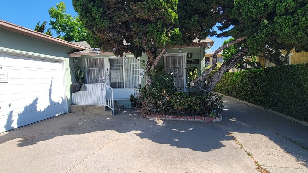 Primary Photo Of 2415 E 7th St, Long Beach Apartments For Sale