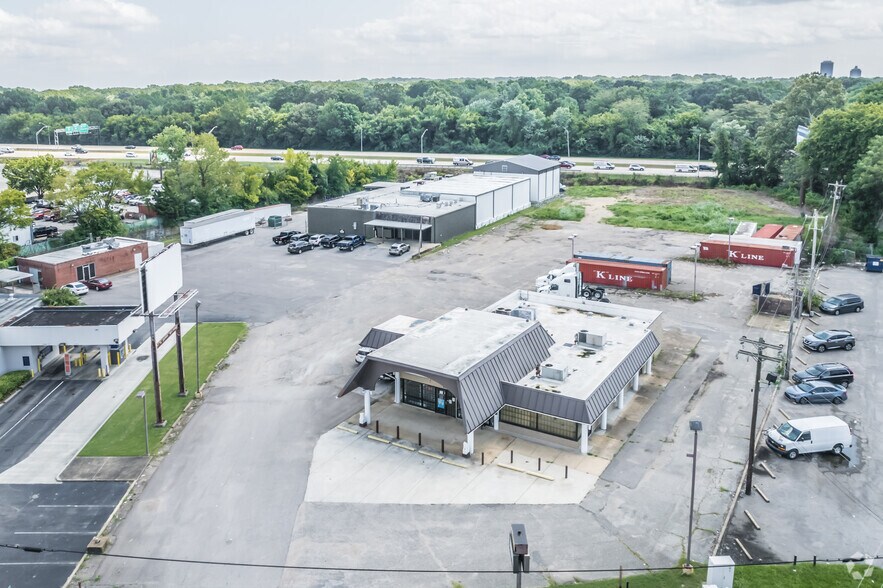 More Photos Of 5033 Summer Ave, Memphis Restaurant For Sale