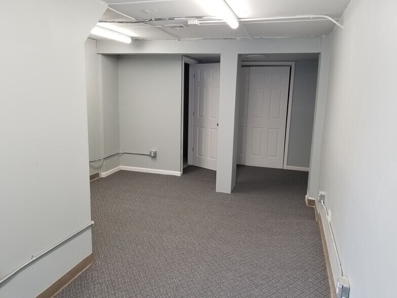 More Photos Of 22 Van Buren Ave, Floral Park Warehouse For Lease