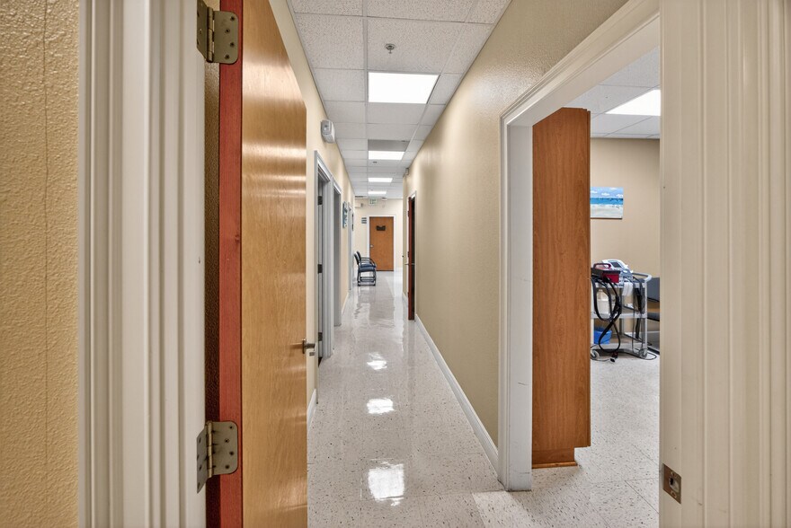 More Photos Of 733 & 737 County Road 466, Lady Lake Medical For Sale