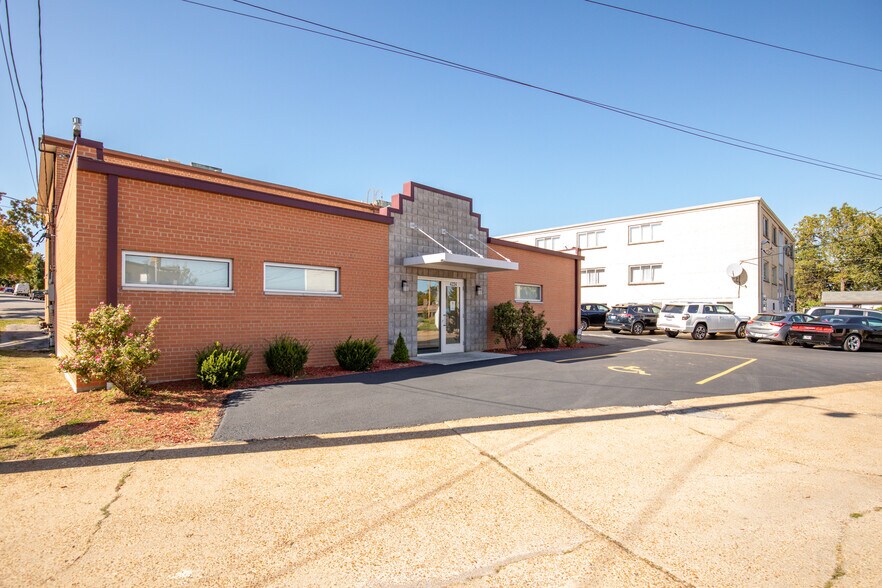 More Photos Of 4224 Watson Rd, Saint Louis Medical For Sale