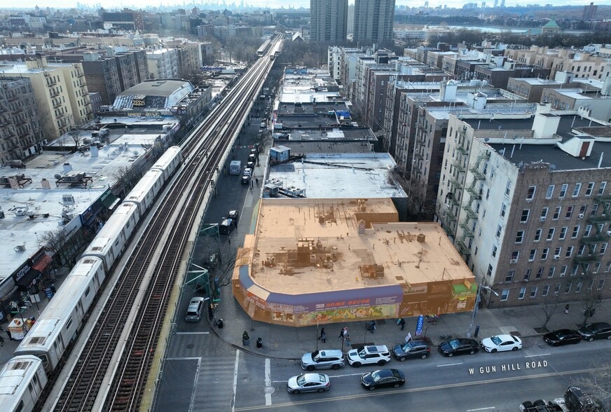 More Photos Of 3527-3537 Jerome Ave, Bronx Storefront For Sale