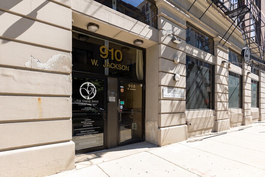 More Photos Of 900-910 W Jackson Blvd, Chicago Loft Creative Space For Lease