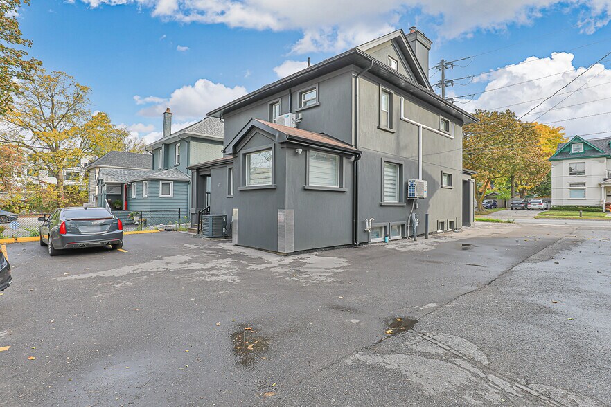 More Photos Of 72 Prospect St, Newmarket Office For Sale