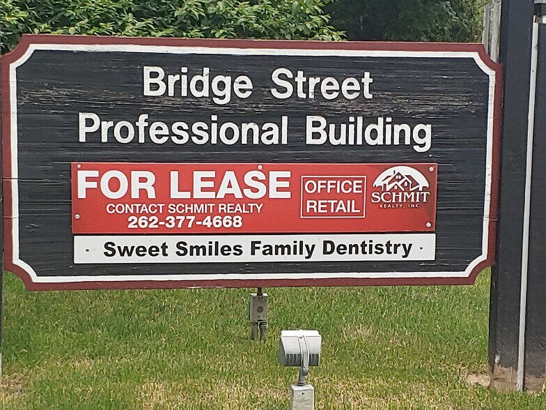 More Photos Of 1240 13th Ave, Grafton Office For Sale