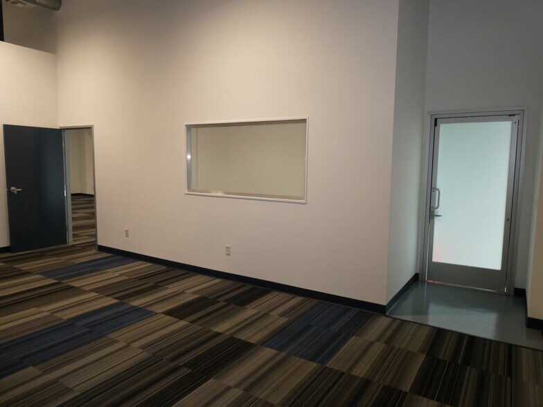 More Photos Of 6100-6120 San Fernando Rd, Glendale Office For Sale