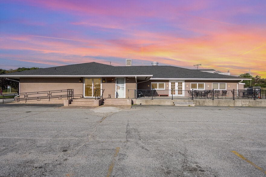 Primary Photo Of 8850 Statesville Blvd, Cleveland Restaurant For Sale