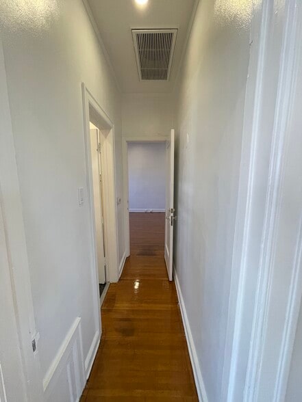 More Photos Of 418-420 N Larchmont Blvd, Los Angeles Office For Lease