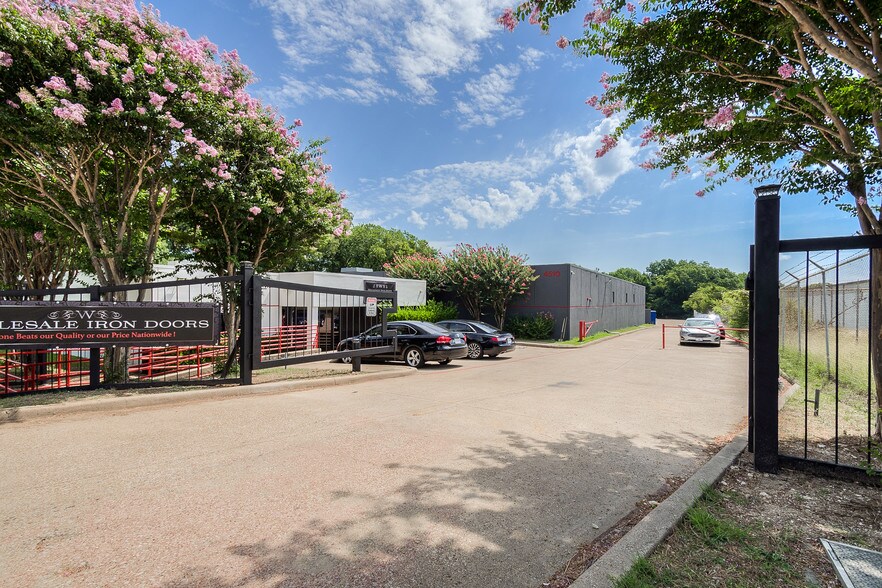 Primary Photo Of 4510 Duncanville Rd, Dallas Distribution For Sale
