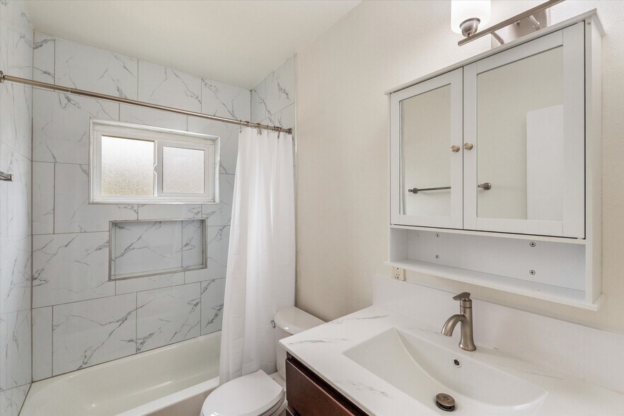 More Photos Of 3925 Barrett Rd, Los Angeles Apartments For Sale