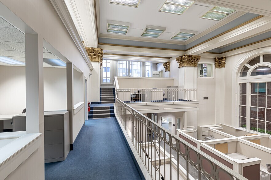 More Photos Of 1351 Main St, Springfield Office For Lease