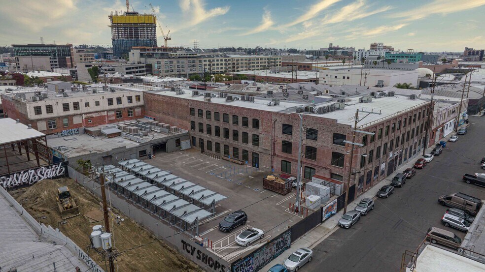 Primary Photo Of 440 Seaton St, Los Angeles Loft Creative Space For Lease