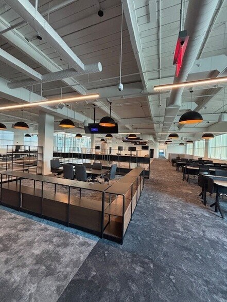 More Photos Of 55-95 West St, Walpole Research And Development For Lease