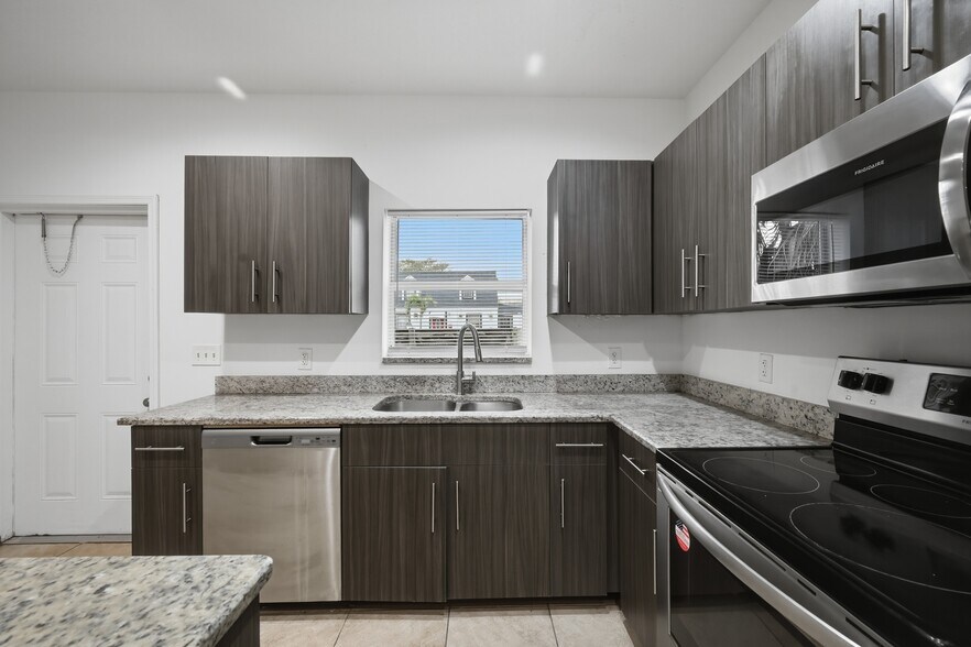 More Photos Of 105 2nd St, Lake Park Apartments For Lease