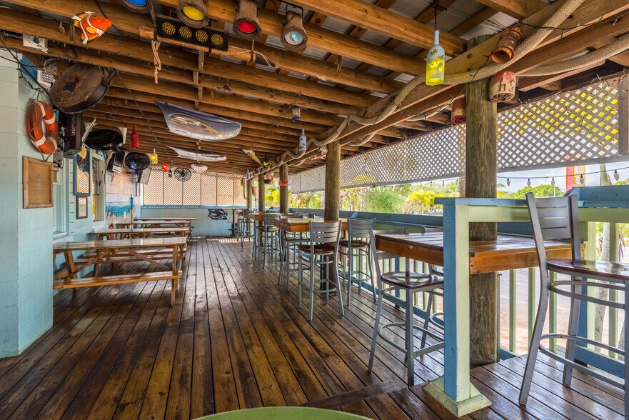 More Photos Of 4391 Dixie Hwy NE, Palm Bay Restaurant For Sale