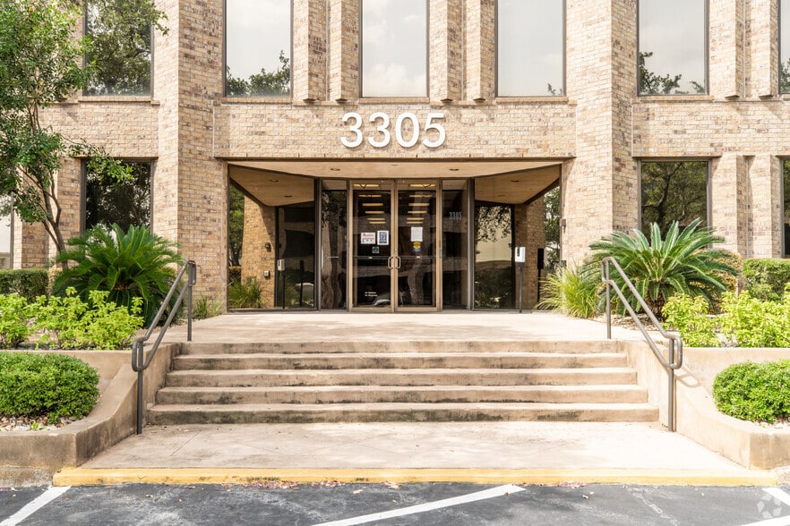 More Photos Of 3301-3305 Northland Dr, Austin Unknown For Lease