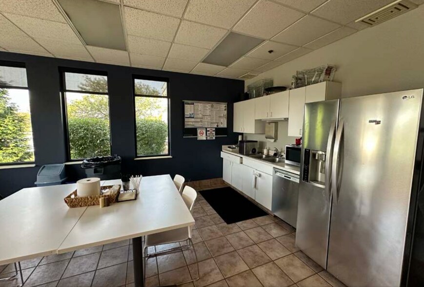 More Photos Of 6037 Commerce Ct, Mason Warehouse For Sale