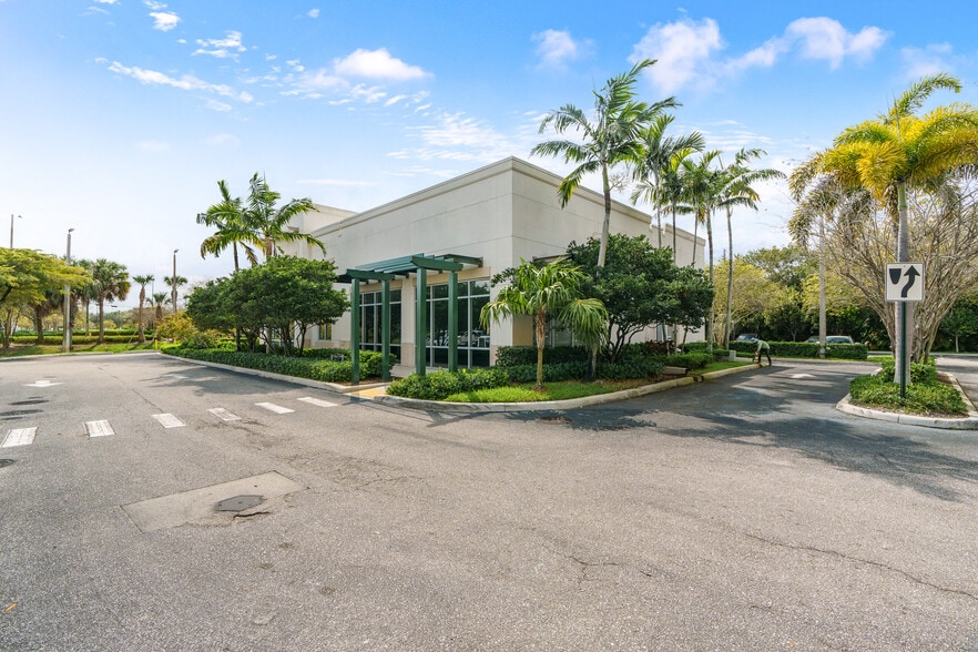 More Photos Of 4690 N State Road 7, Coconut Creek Unknown For Lease