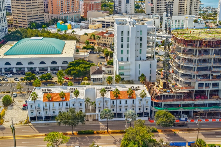 More Photos Of 1348-1358 Fruitville Rd, Sarasota Office Residential For Sale