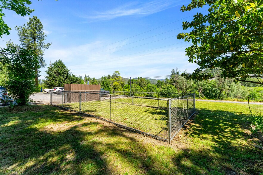 More Photos Of 5333 Rogue River Hwy, Gold Hill Multifamily For Sale