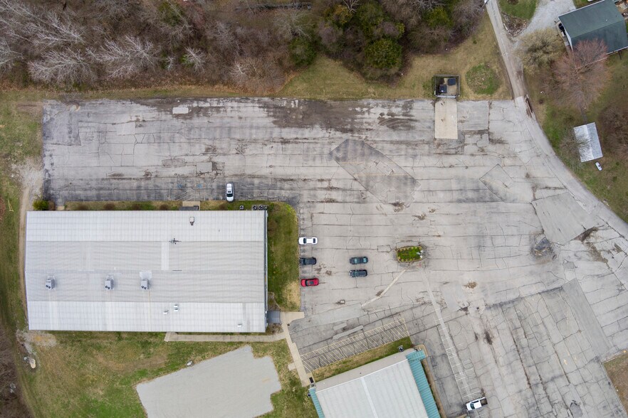 More Photos Of 11515 Highway 31, Sellersburg Light Distribution For Lease