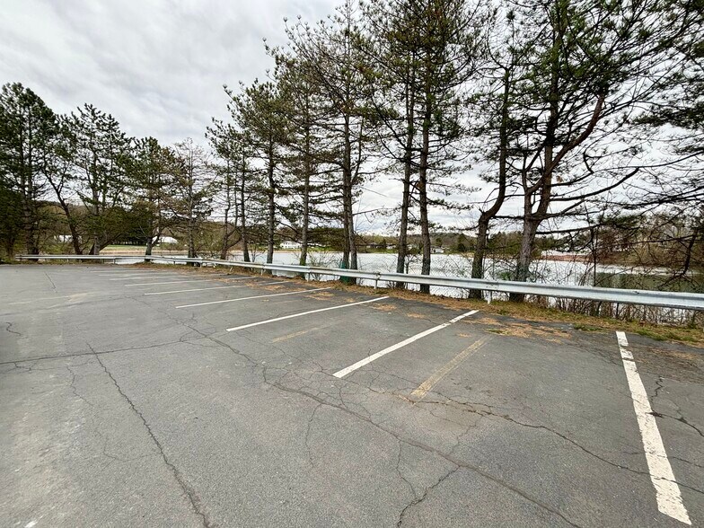 More Photos Of 200 Northern Dr, Troy Medical For Sale