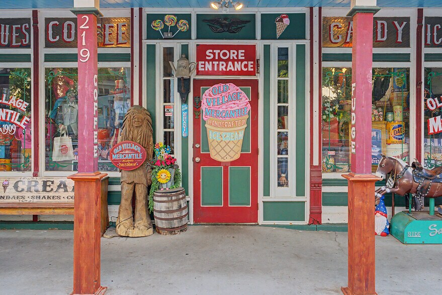More Photos Of 219 MO-21, Caledonia Storefront Retail Residential For Sale