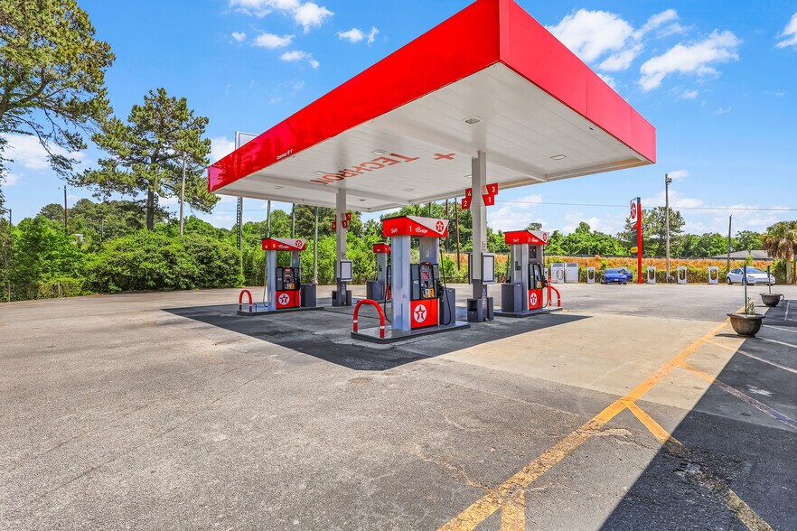 More Photos Of 500 Buff Blvd, Summerton General Retail For Sale
