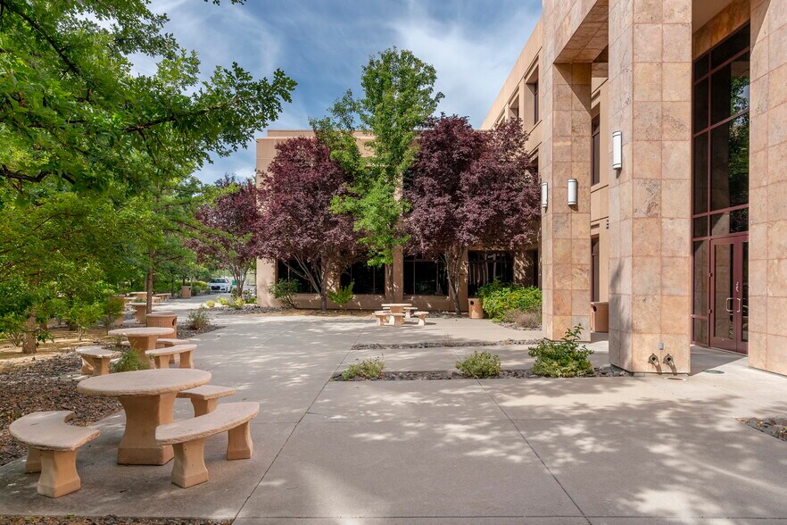 More Photos Of 5470 Kietzke Ln, Reno Office For Lease