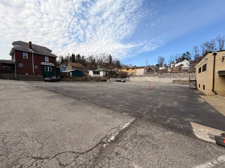 More Photos Of 630 Fifth Ave, East McKeesport Warehouse For Sale