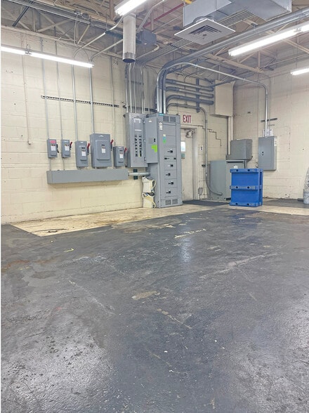 More Photos Of 594 Dr Ml King Jr Ave, Memphis Industrial For Sale