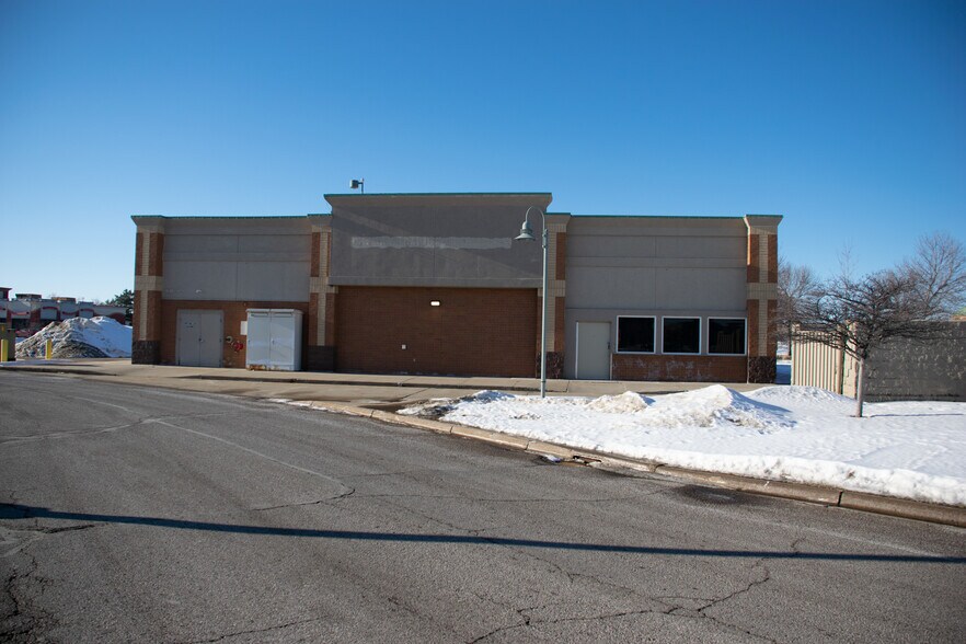 More Photos Of 12792 Riverdale Blvd NW, Coon Rapids Restaurant For Lease