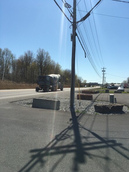 More Photos Of 6263 Taft Rd, Syracuse Warehouse For Lease