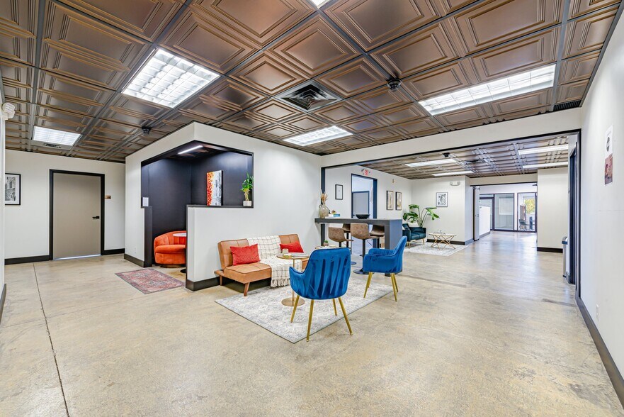 More Photos Of 335 Morganza Rd, Canonsburg Freestanding For Lease