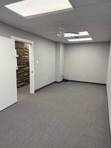 More Photos Of 7916 Queen St, Wyndmoor Office For Lease