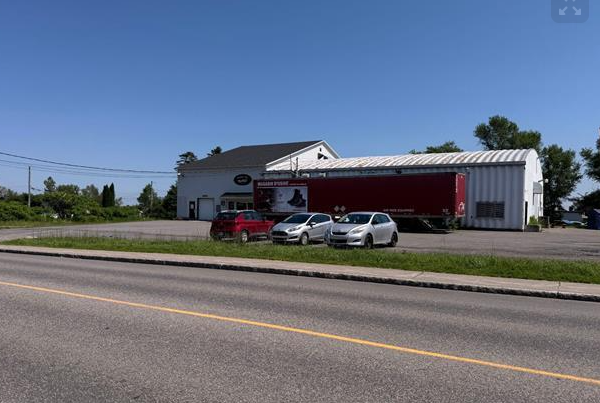 Primary Photo Of 1679 Rue Des Roselins, Québec Storefront Retail Office For Sale