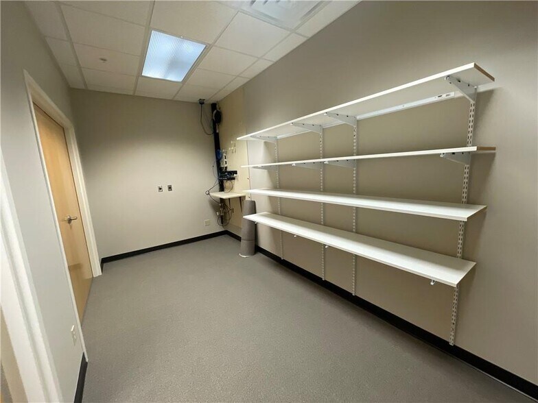 More Photos Of 206 SW 8th St, Bentonville Apartments For Lease