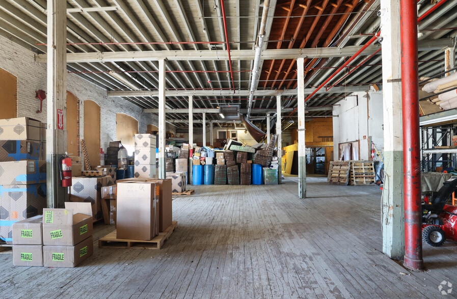 More Photos Of 58 Pulaski St, Peabody Unknown For Lease