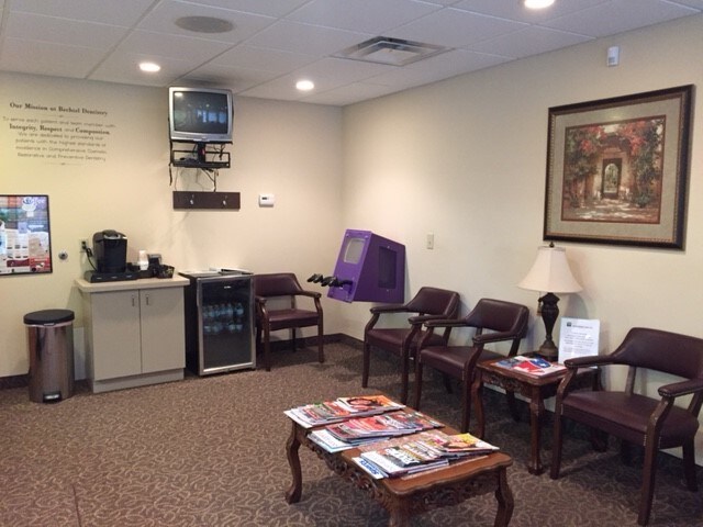 More Photos Of 609 E Jolly Rd, Lansing Medical For Sale