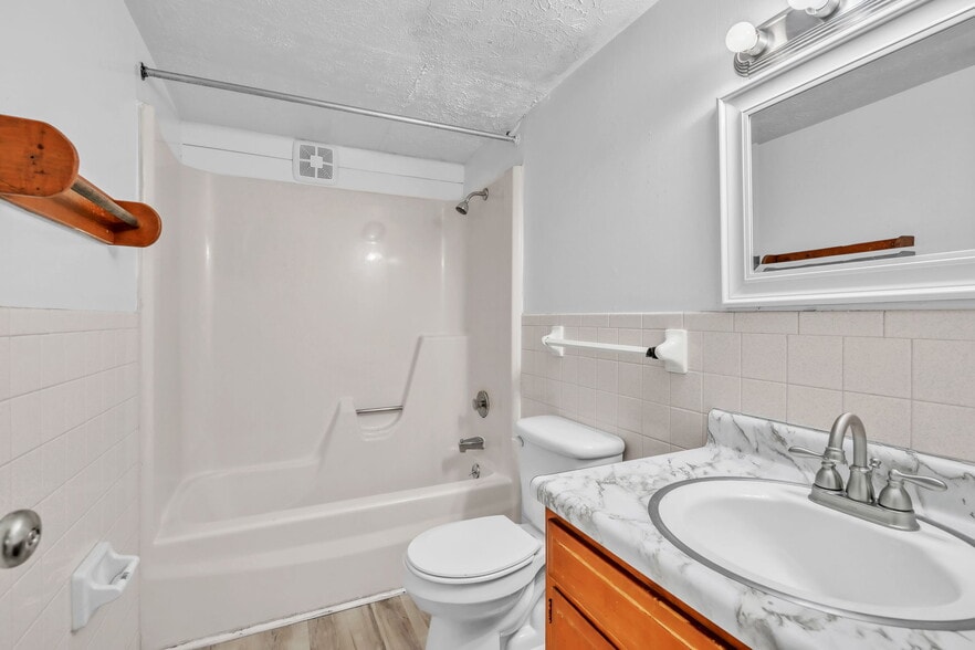 More Photos Of 4700 Upchurch Rd, Knoxville Apartments For Sale