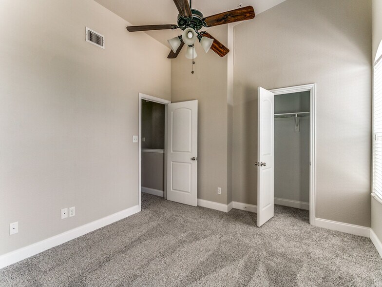 More Photos Of 391-347 E Main St, Lewisville Apartments For Sale