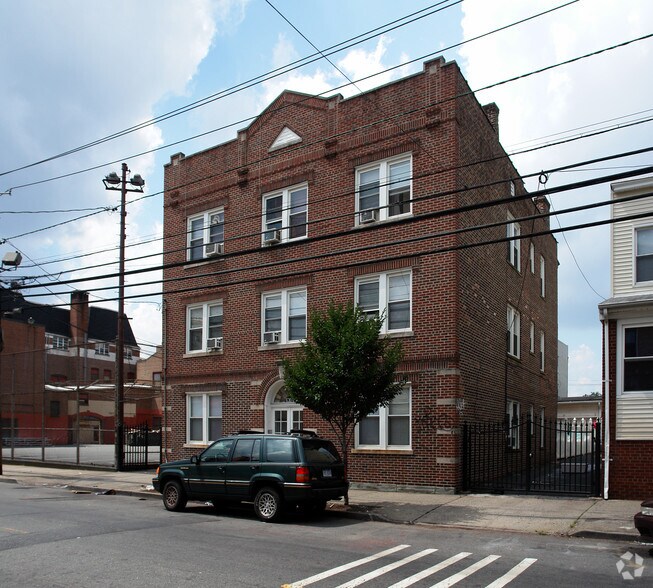 More Photos Of 630-632 N 6th St, Newark Apartments For Sale
