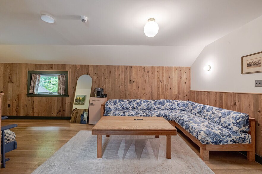 More Photos Of 37 Catamount Rd Hillsdale, Hillsdale Hotel For Sale