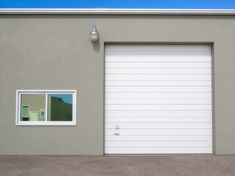 More Photos Of 4540 NE 6th Ave, Oakland Park Warehouse For Lease