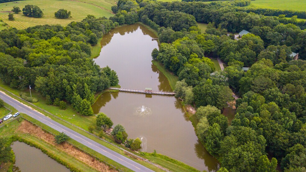 More Photos Of 565 Owens Gin Rd NE, Calhoun Lodge Meeting Hall For Sale