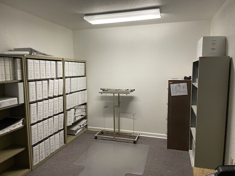 More Photos Of 903 S 8th St, La Porte Light Distribution For Lease