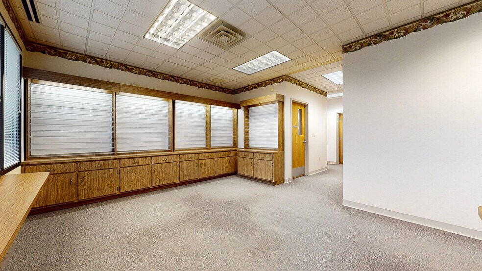 More Photos Of 2228-2230 Sunset Blvd, Steubenville Office For Lease