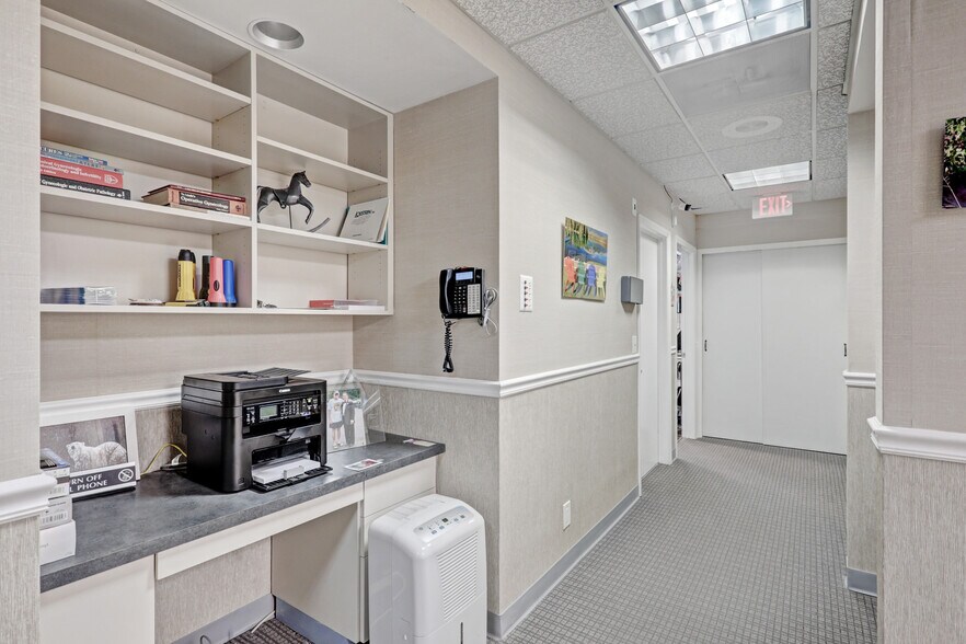 More Photos Of 3537 Forest Hill Blvd, West Palm Beach Medical For Lease