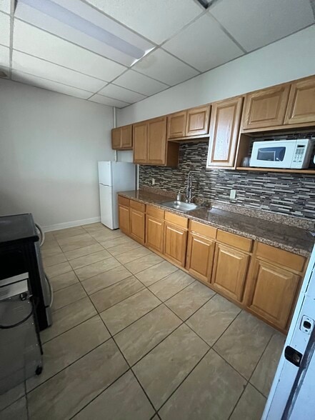 More Photos Of 2814-2818 E Allegheny Ave, Philadelphia Storefront Retail Office For Lease